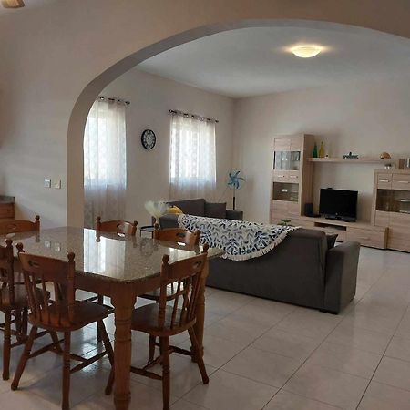 Nr41 Holiday Apartment - Close To Village Centre, Promenade, Shops & Restaurants Марсашлокк Екстер'єр фото