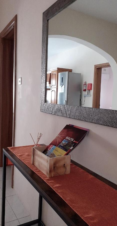 Nr41 Holiday Apartment - Close To Village Centre, Promenade, Shops & Restaurants Марсашлокк Екстер'єр фото
