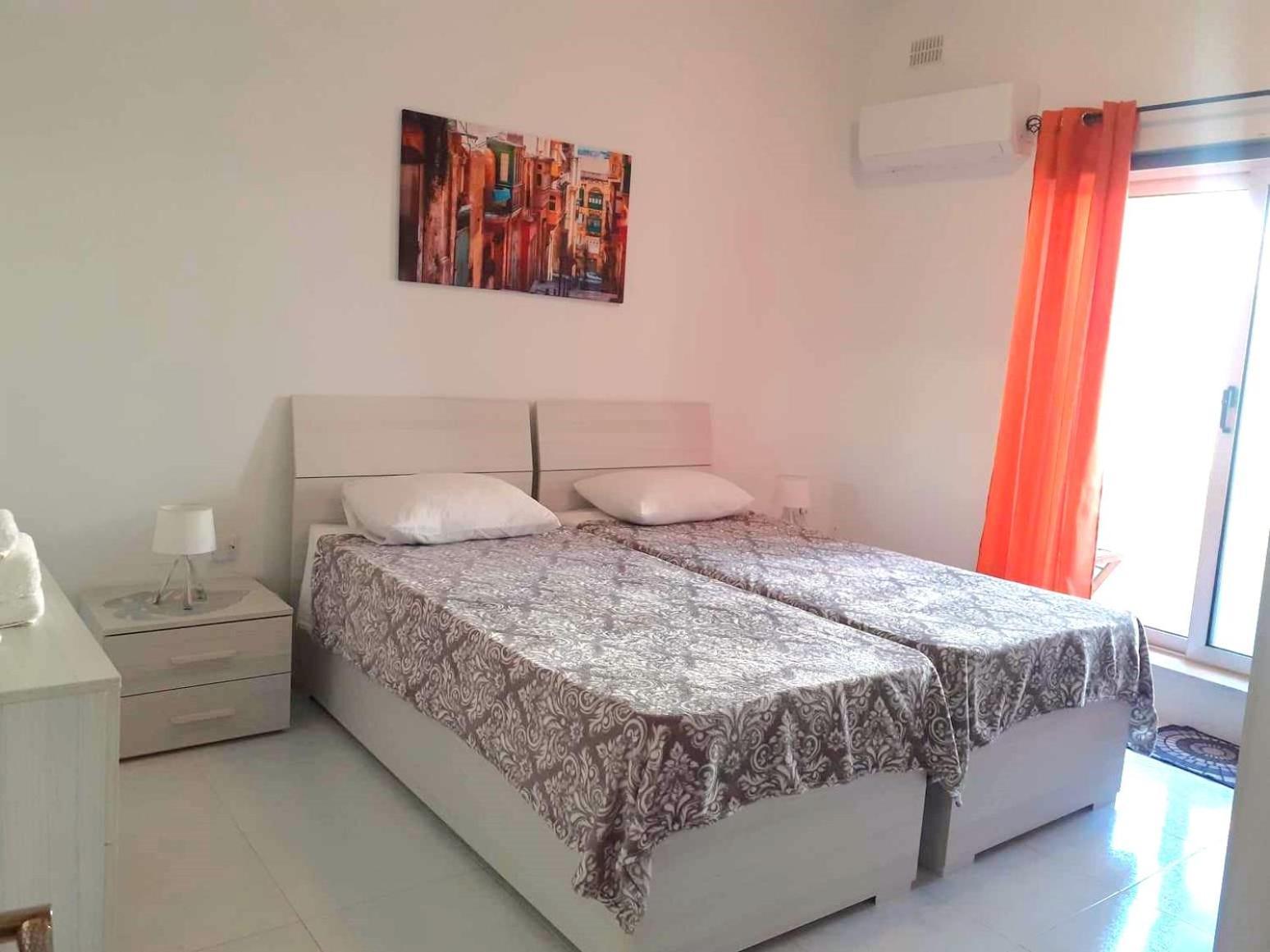 Nr41 Holiday Apartment - Close To Village Centre, Promenade, Shops & Restaurants Марсашлокк Екстер'єр фото
