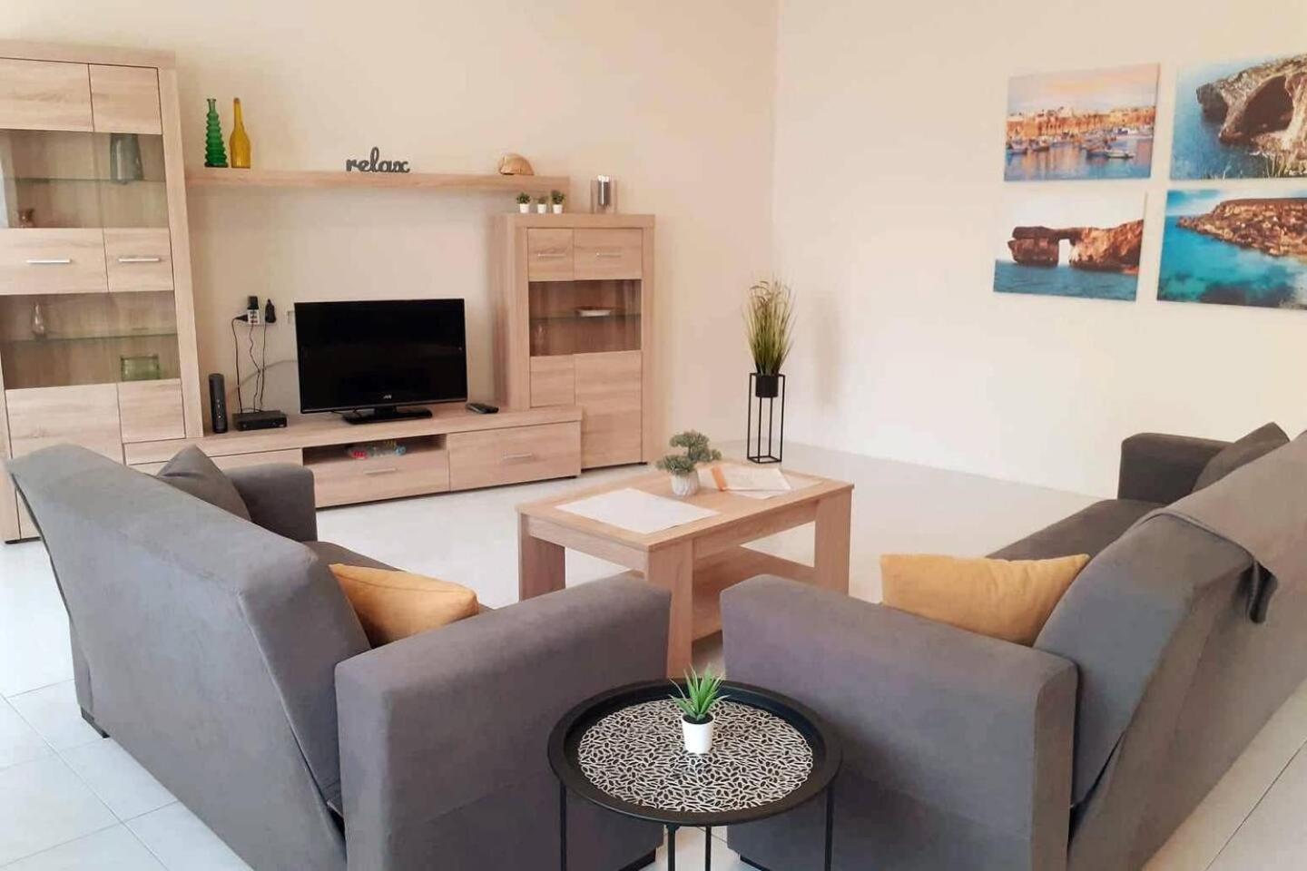 Nr41 Holiday Apartment - Close To Village Centre, Promenade, Shops & Restaurants Марсашлокк Екстер'єр фото